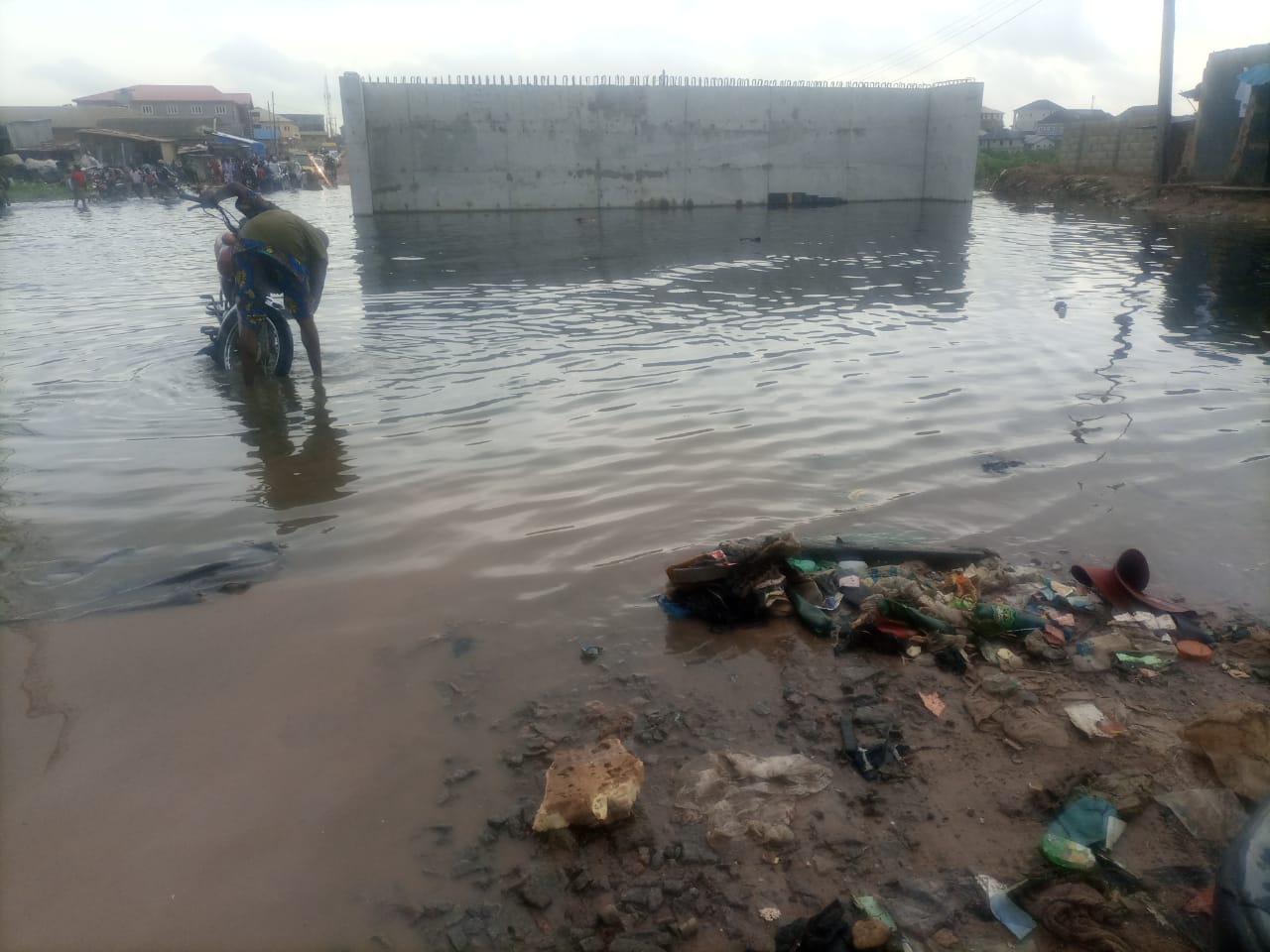 Residents lament as flood from Ogun River